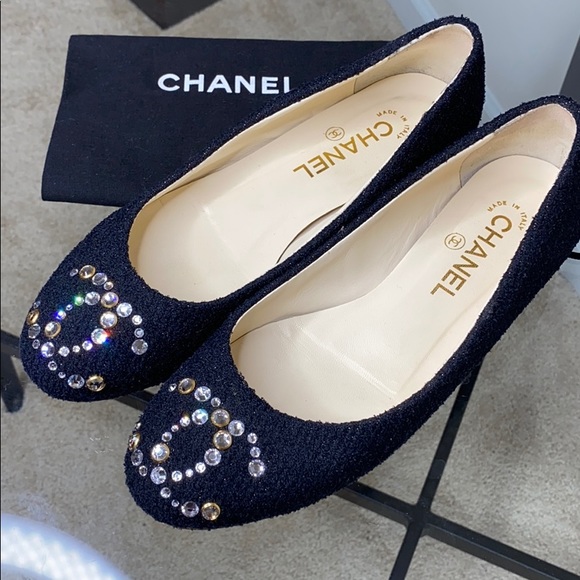 Authentic Chanel flat shoes - Picture 2 of 8
